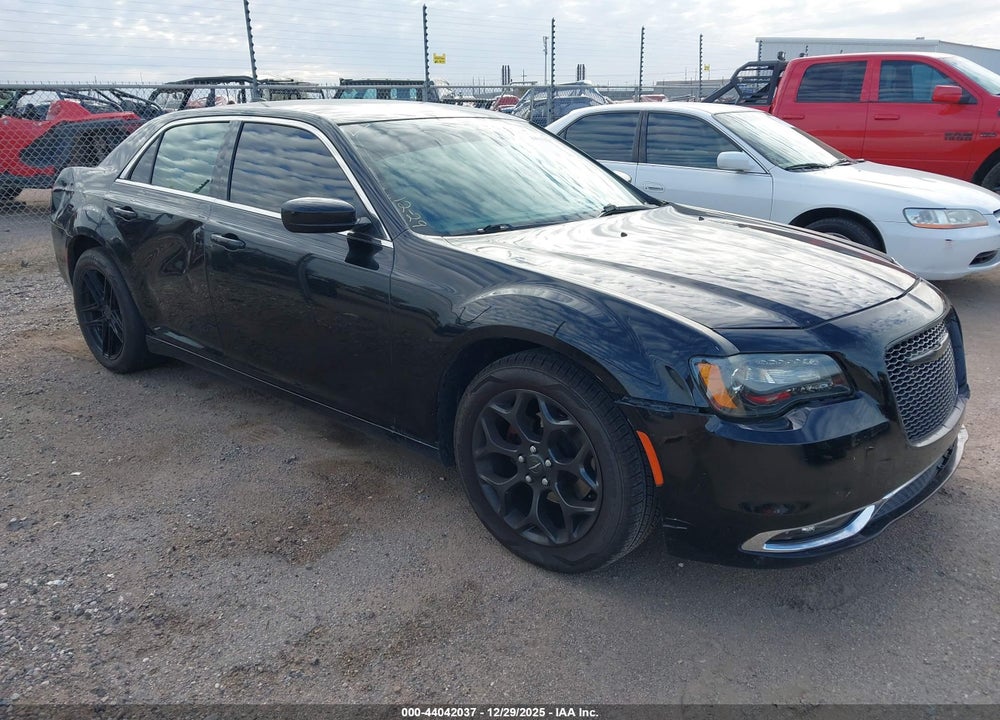 2015 CHRYSLER 300 LIMITED VIN: 2C3CCAAG1FH749484