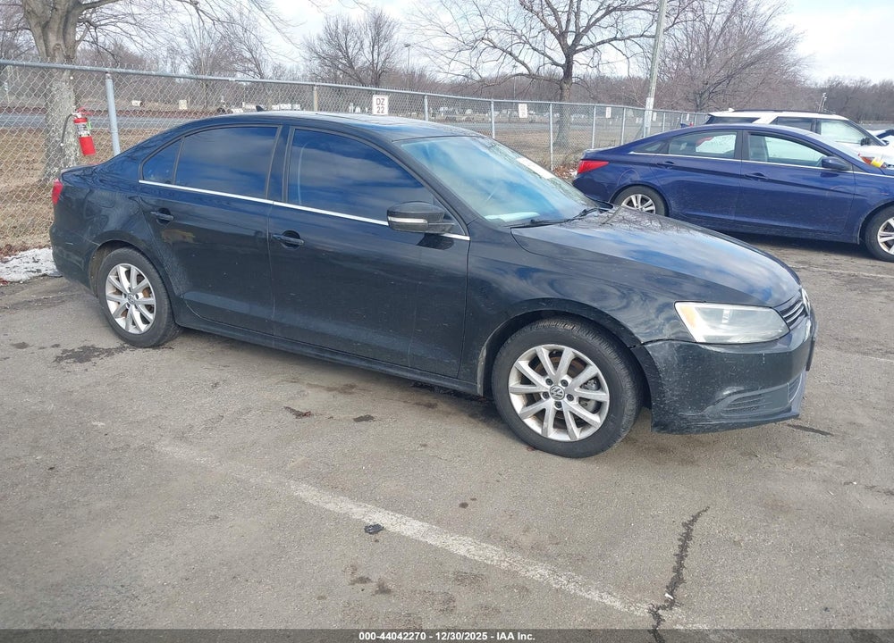 2014 VOLKSWAGEN JETTA 1.8T SE VIN: 3VWD17AJ7EM372483