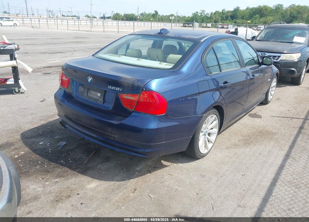2011 BMW 328I VIN: WBAPH7C52BE680218