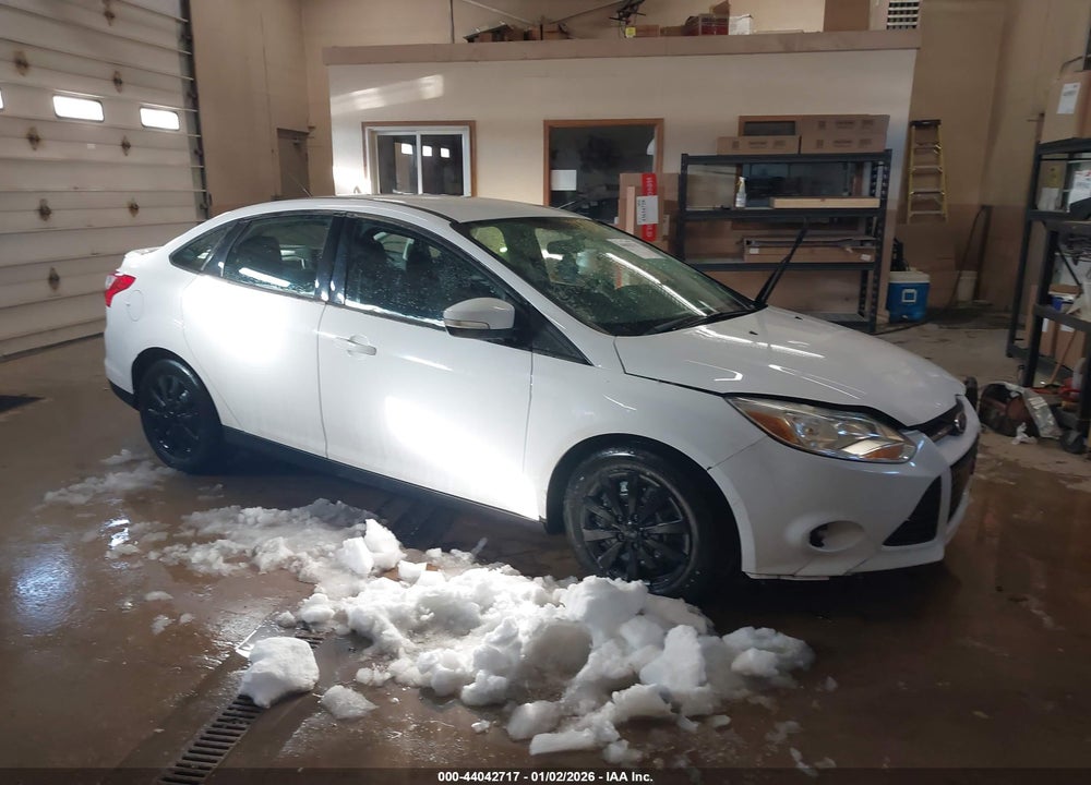 2014 FORD FOCUS SE VIN: 1FADP3F22EL453040