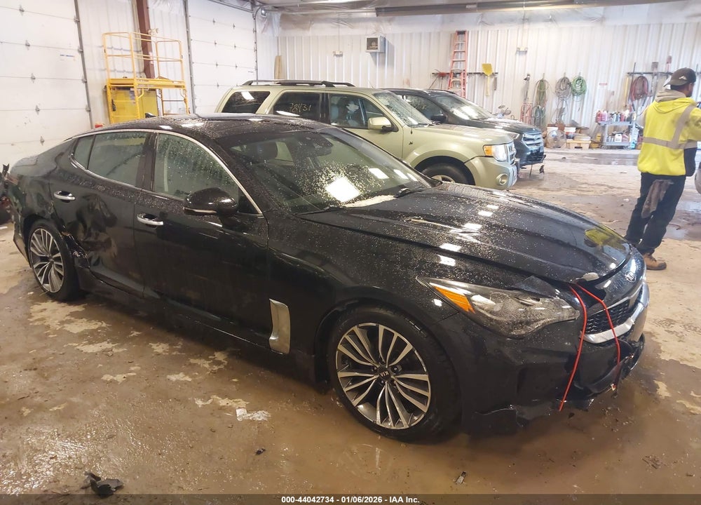 2018 KIA STINGER PREMIUM VIN: KNAE25LA6J6011307