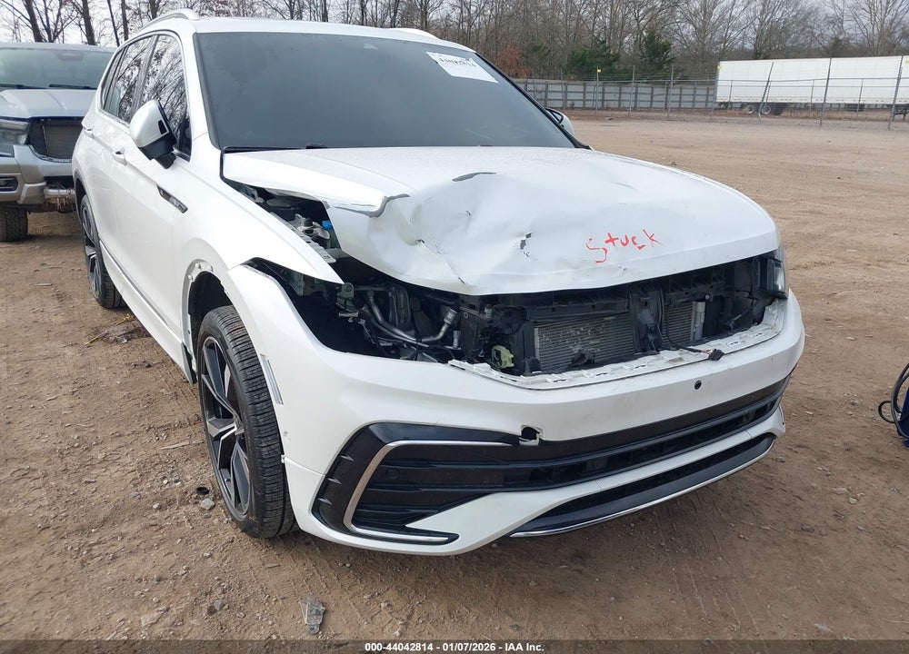 2023 VOLKSWAGEN TIGUAN 2.0T SEL R-LINE VIN: 3VV4B7AX3PM118889