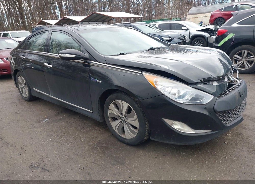 2015 HYUNDAI SONATA HYBRID LIMITED VIN: KMHEC4A49FA122585