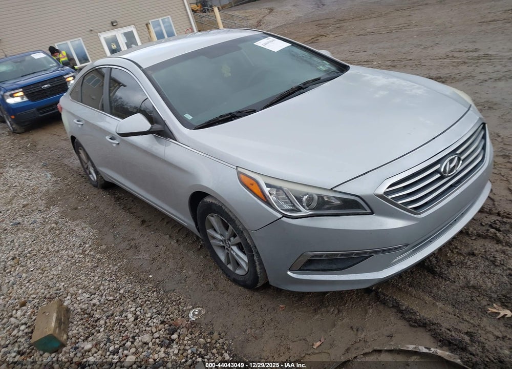 2015 HYUNDAI SONATA SE VIN: 5NPE24AF9FH222039