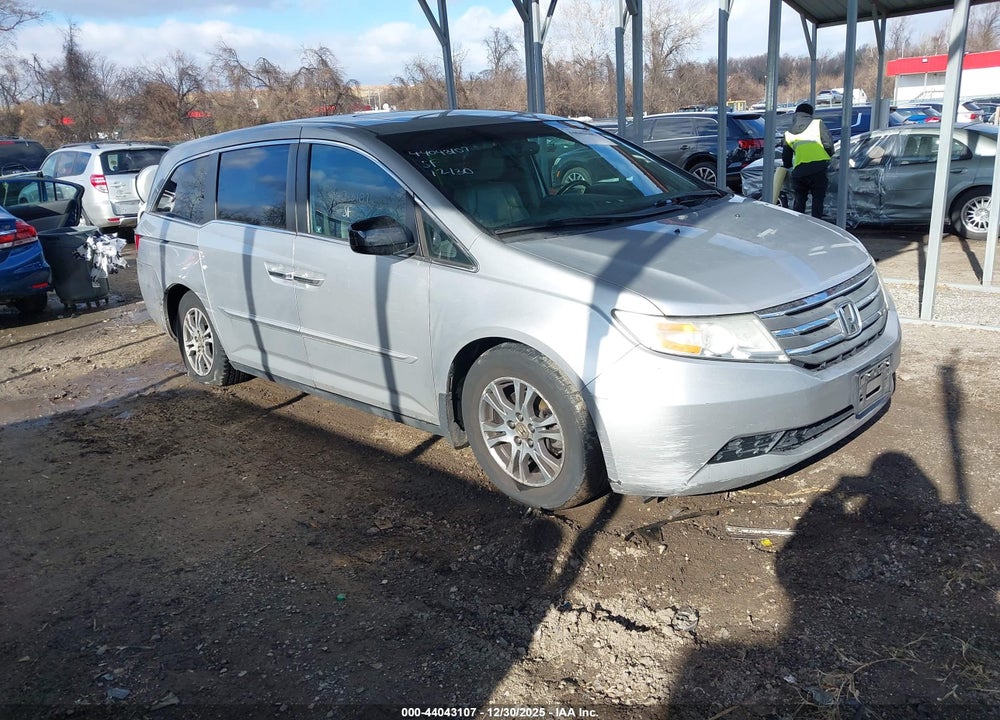 2011 HONDA ODYSSEY EX-L VIN: 5FNRL5H66BB052502