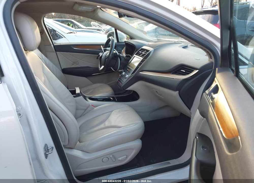 2017 LINCOLN MKC SELECT VIN: 5LMCJ2D99HUL04925