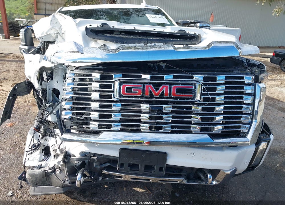 2025 GMC SIERRA 2500HD 4WD  STANDARD BED DENALI VIN: 1GT4UREY4SF254075
