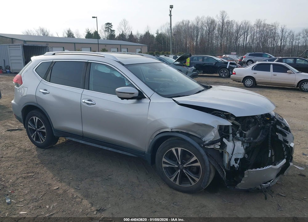 2019 NISSAN ROGUE SV VIN: JN8AT2MV5KW388411