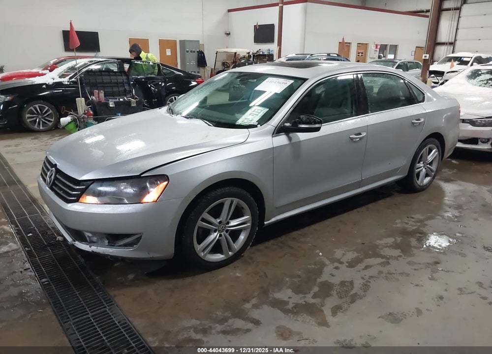 2013 VOLKSWAGEN PASSAT 2.0L TDI SE VIN: 1VWBN7A38DC030201