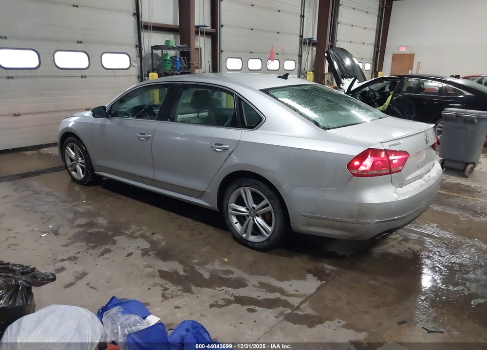 2013 VOLKSWAGEN PASSAT 2.0L TDI SE VIN: 1VWBN7A38DC030201