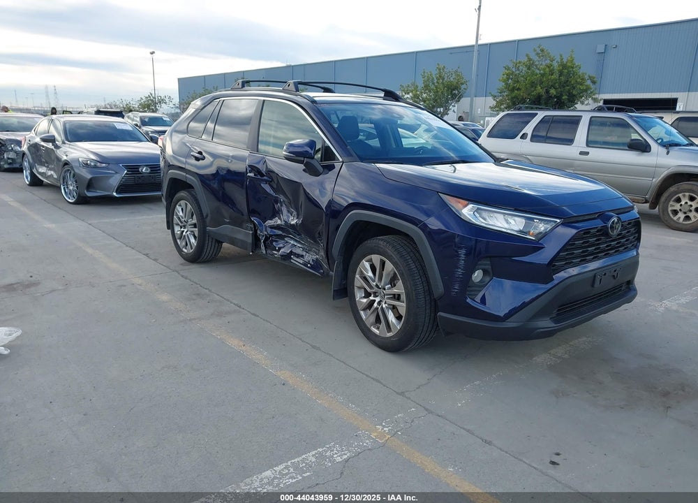 2019 TOYOTA RAV4 XLE PREMIUM VIN: JTMC1RFV3KD503275