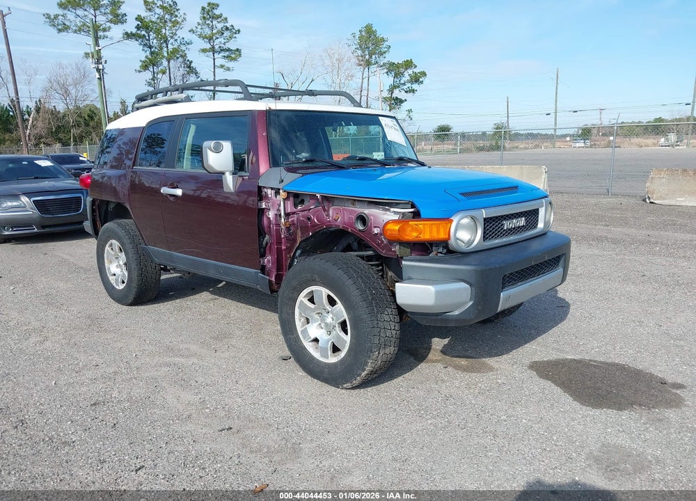 2007 TOYOTA FJ CRUISER VIN: JTEBU11F570077751