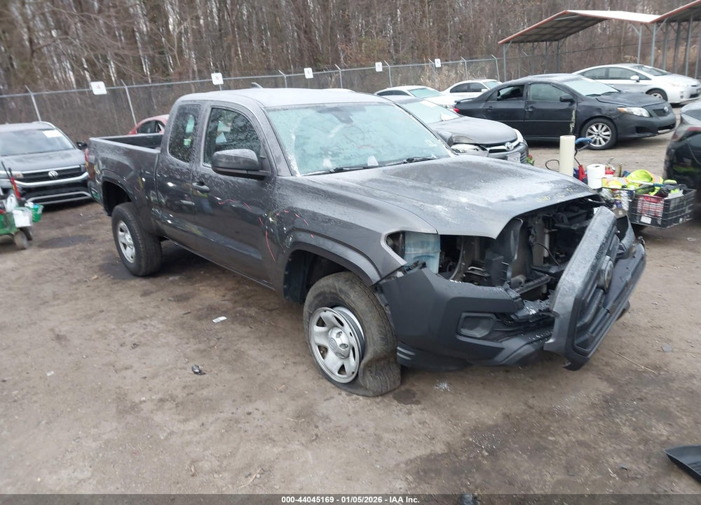 2018 TOYOTA TACOMA SR VIN: 5TFSX5ENXJX063282