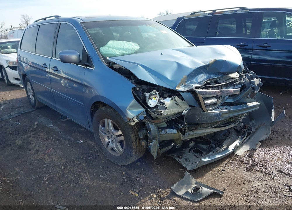 2005 HONDA ODYSSEY EX-L VIN: 5FNRL38715B000258