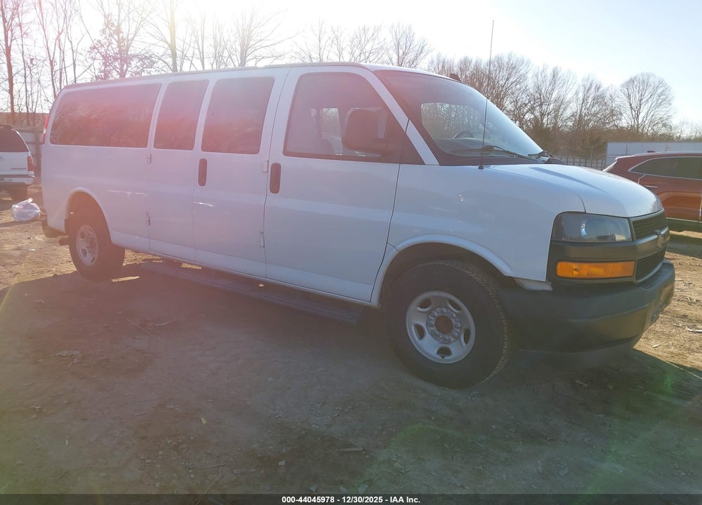 2020 CHEVROLET EXPRESS PASSENGER RWD 3500 EXTENDED WHEELBASE LS VIN: 1GAZGNFG7L1273688