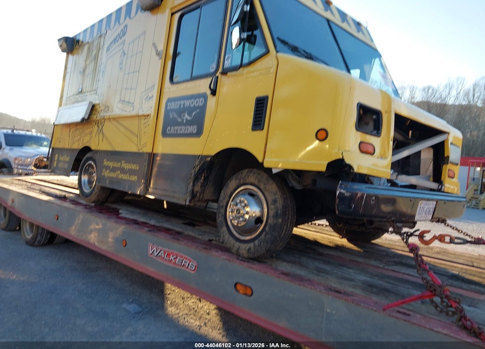 2002 WORKHORSE CUSTOM CHASSIS FORWARD CONTROL CHASSIS P4500 VIN: 5B4HP42R823350310