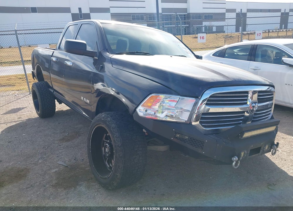 2018 RAM 1500 EXPRESS  4X2 6'4 BOX VIN: 1C6RR6FG5JS132270
