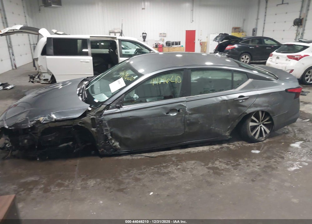 2021 NISSAN ALTIMA SR FWD VIN: 1N4BL4CV4MN305675