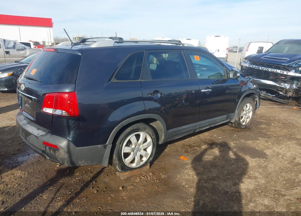 2013 KIA SORENTO LX VIN: 5XYKT4A62DG352037