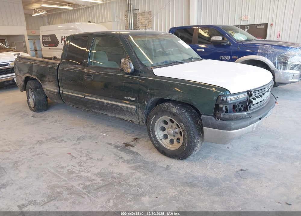 2002 CHEVROLET SILVERADO 1500 LS VIN: 2GCEC19T221204578