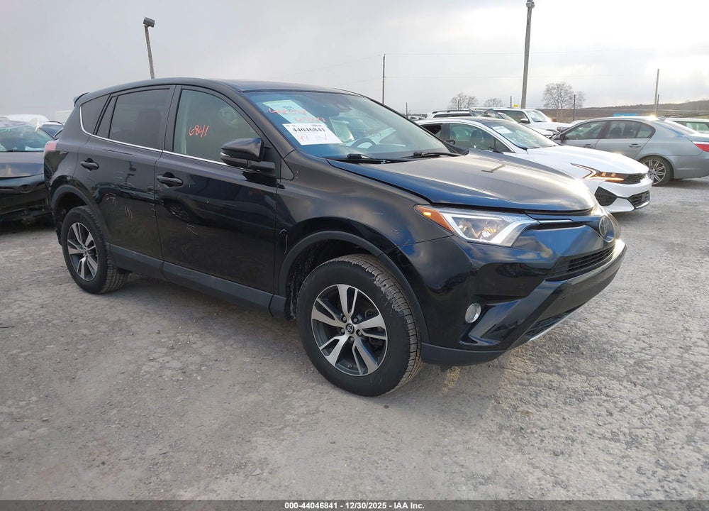 2018 TOYOTA RAV4 XLE VIN: 2T3RFREV0JW793330