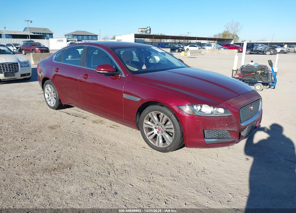 2017 JAGUAR XF 35T PREMIUM VIN: SAJBD4BV2HCY51953
