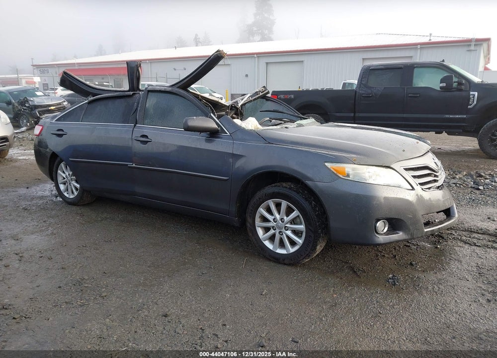 2011 TOYOTA CAMRY XLE VIN: 4T1BF3EK2BU172072