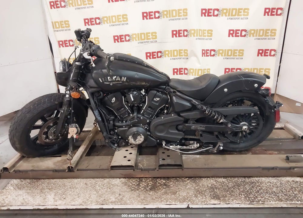 2025 INDIAN MOTORCYCLE CO. SCOUT BOBBER LIMITED +TECH VIN: 56KSBF768S3026051