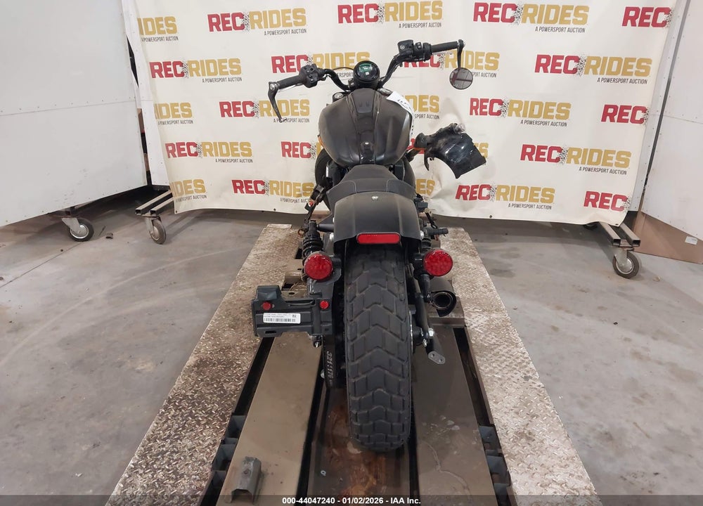 2025 INDIAN MOTORCYCLE CO. SCOUT BOBBER LIMITED +TECH VIN: 56KSBF768S3026051