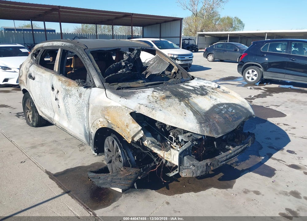 2019 HYUNDAI TUCSON VALUE VIN: KM8J33A41KU021946