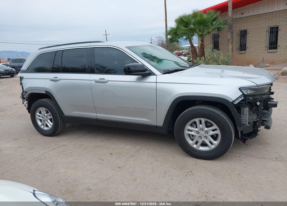 2025 JEEP GRAND CHEROKEE LAREDO 4X2 VIN: 1C4RJGAG0SC267231
