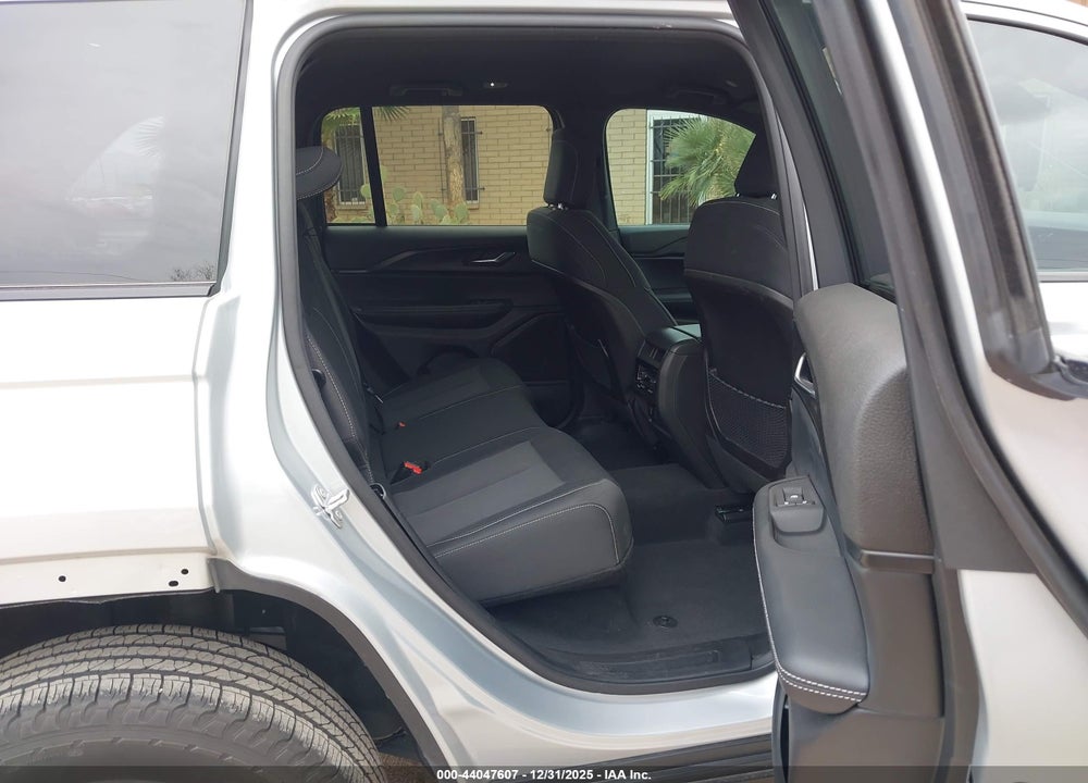 2025 JEEP GRAND CHEROKEE LAREDO 4X2 VIN: 1C4RJGAG0SC267231