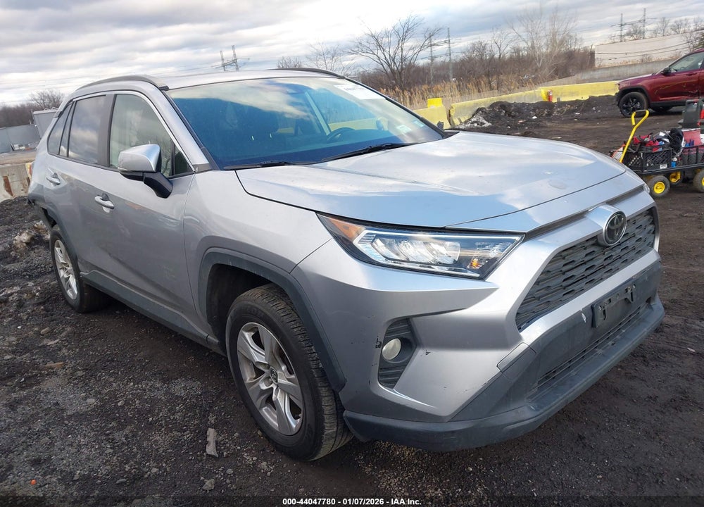 2019 TOYOTA RAV4 XLE VIN: JTMP1RFV0KD018058