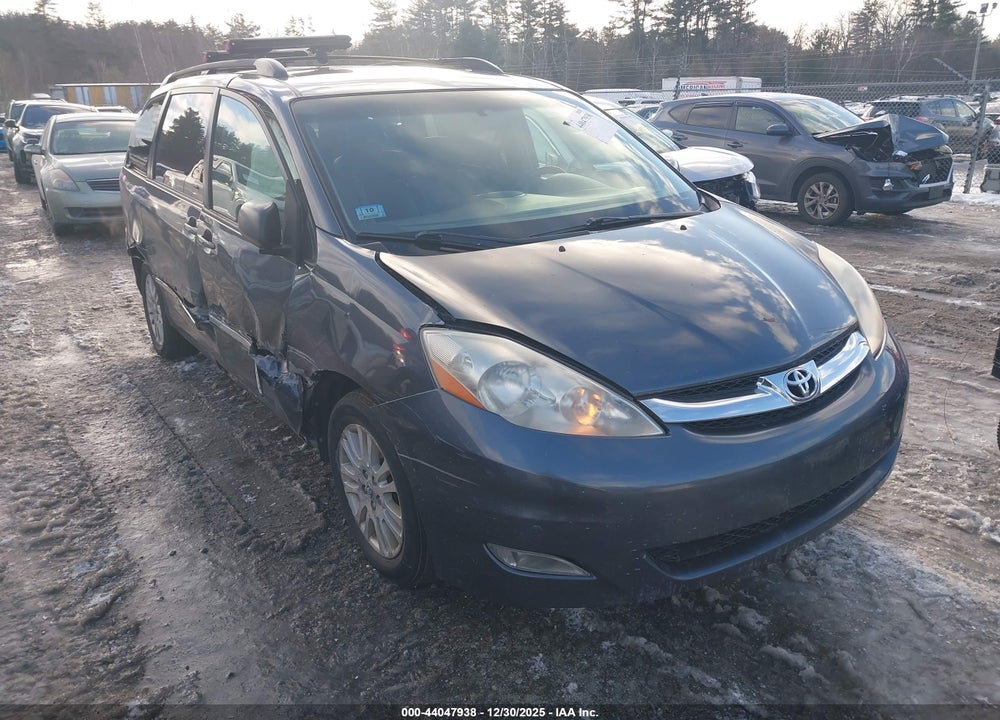 2008 TOYOTA SIENNA LIMITED VIN: 5TDBK22C08S010798