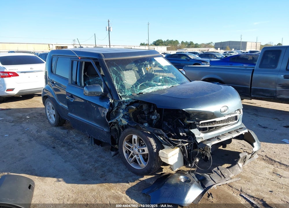 2011 KIA SOUL + VIN: KNDJT2A26B7329402