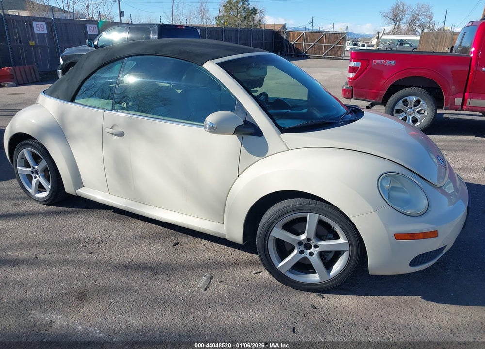 2008 VOLKSWAGEN NEW BEETLE SE VIN: 3VWRF31Y38M400183
