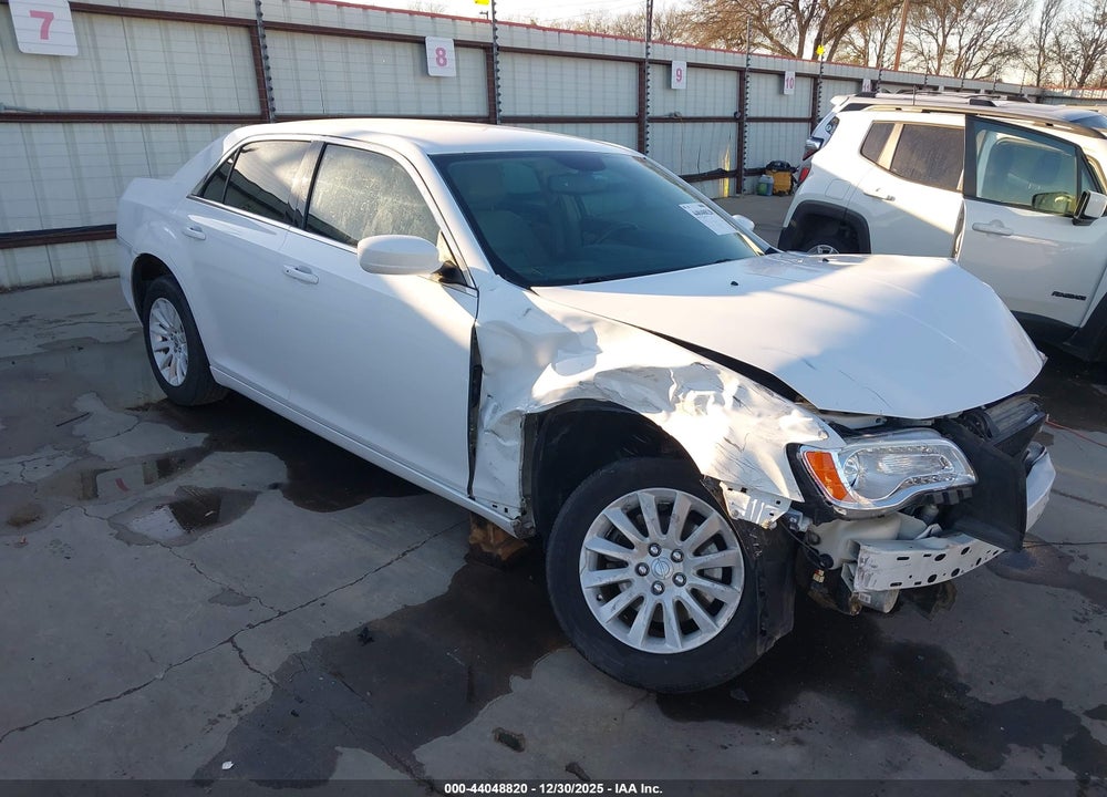 2014 CHRYSLER 300 VIN: 2C3CCAAG3EH357153