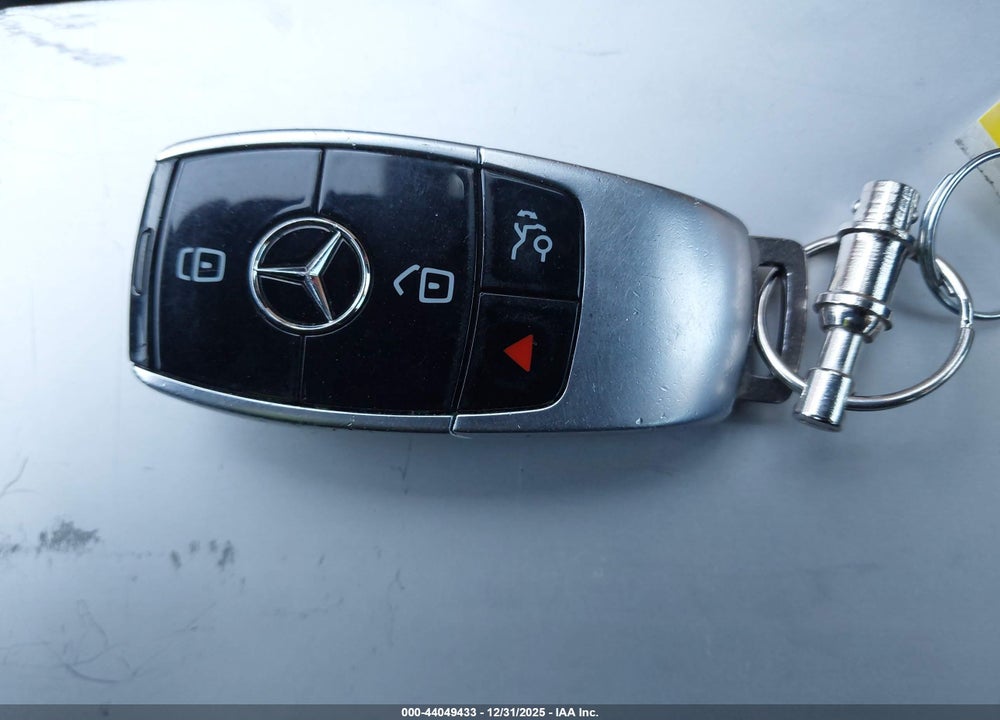 2017 MERCEDES-BENZ E 300 4MATIC VIN: WDDZF4KB8HA043847
