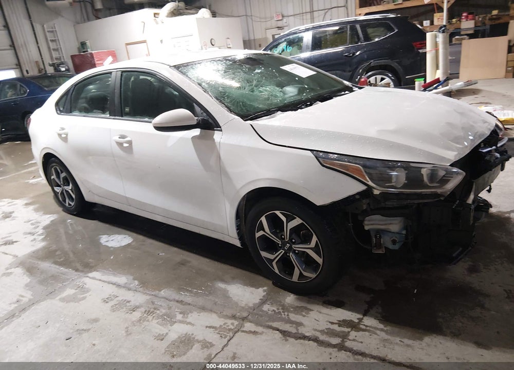 2019 KIA FORTE LXS VIN: 3KPF24AD5KE113708