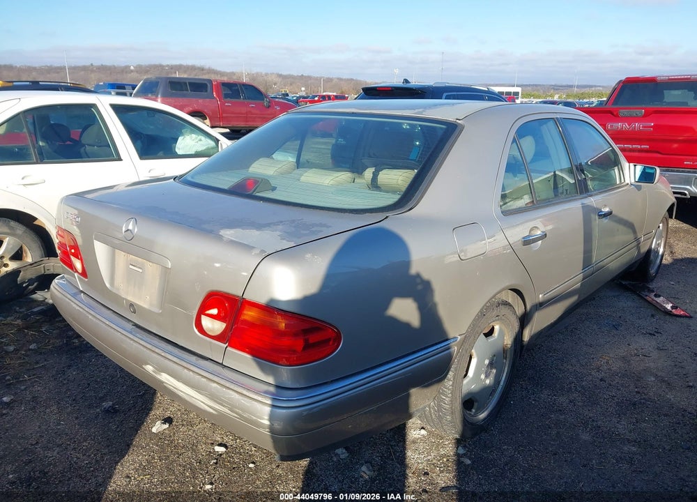 1998 MERCEDES-BENZ E 320 VIN: WDBJF65F0WA644098