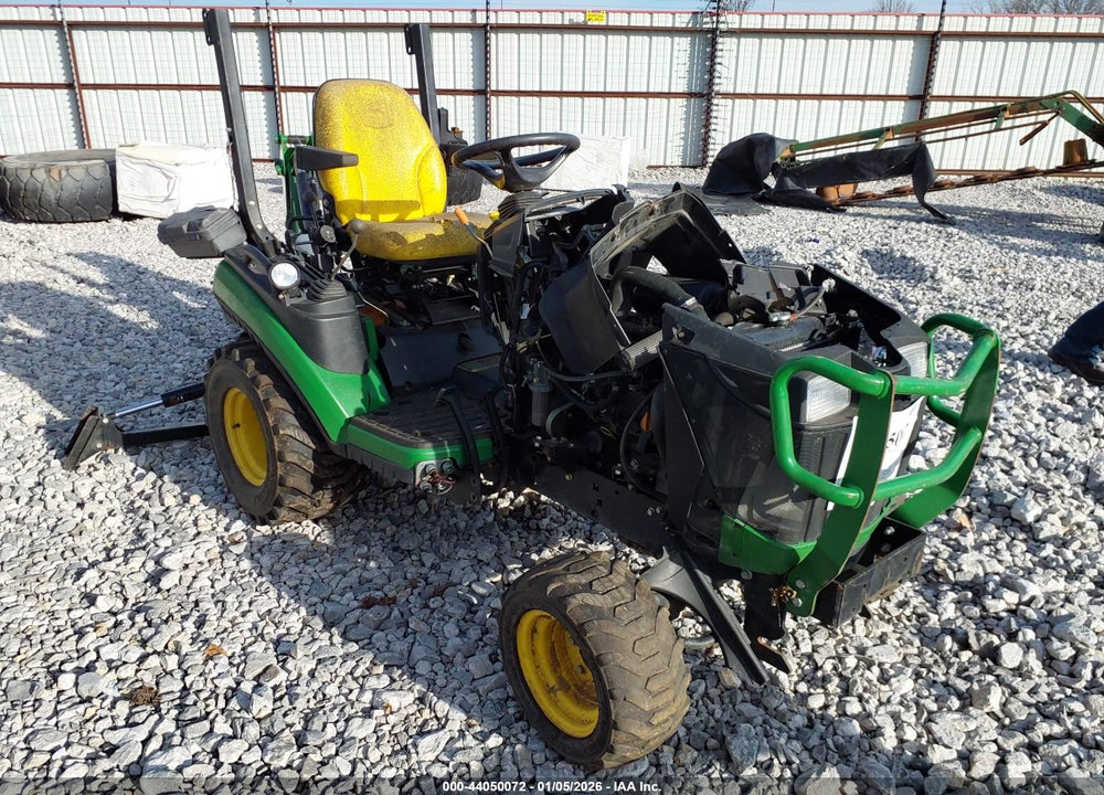 2013 JOHN DEERE 1025R TRACTOR VIN: 1LV1025RTDH115265