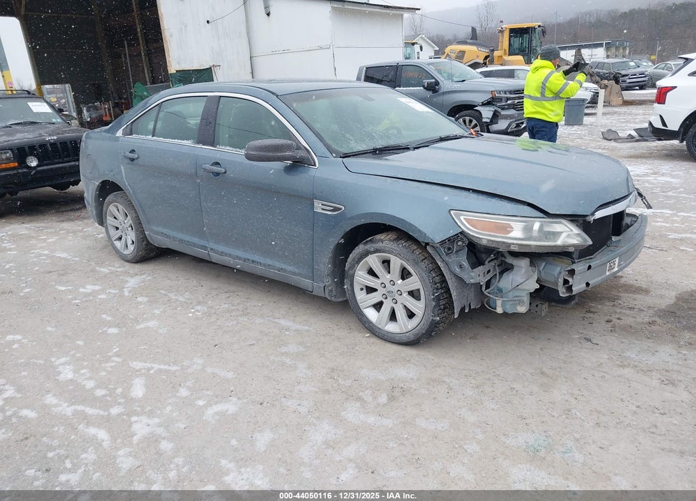 2010 FORD TAURUS SE VIN: 1FAHP2DW1AG133602