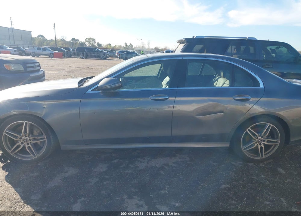 2018 MERCEDES-BENZ E 300 VIN: WDDZF4JB4JA320372