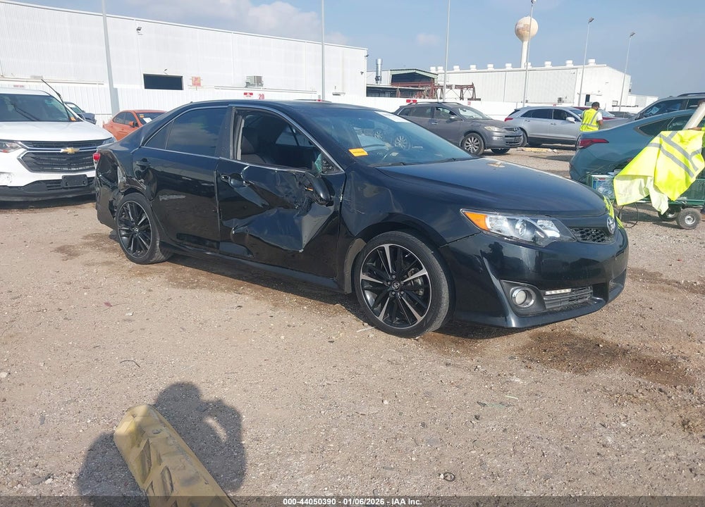 2013 TOYOTA CAMRY SE VIN: 4T1BF1FK2DU663103