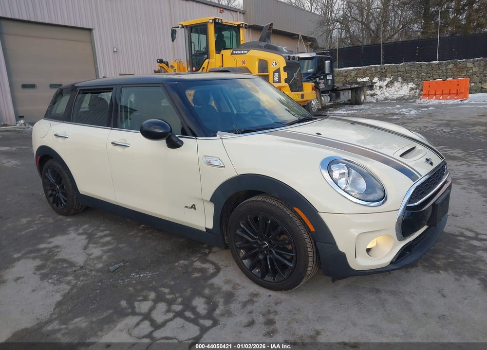 2019 MINI CLUBMAN COOPER S VIN: WMWLU5C58K2G05252