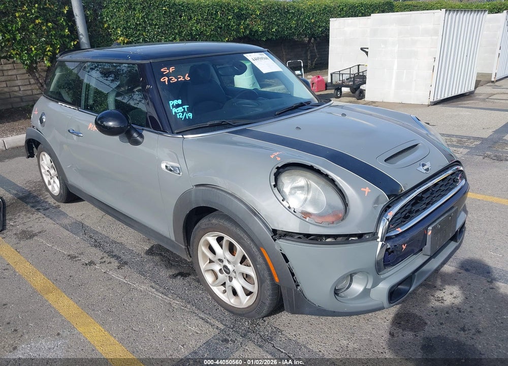2015 MINI HARDTOP COOPER S VIN: WMWXP7C5XF2A36415