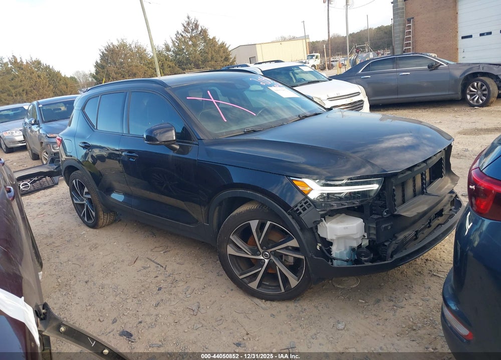 2021 VOLVO XC40 T5 R-DESIGN VIN: YV4162UMXM2502050