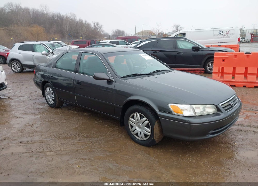 2001 TOYOTA CAMRY LE VIN: 4T1BG22K61U852146