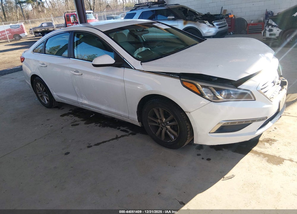 2015 HYUNDAI SONATA SE VIN: 5NPE24AF7FH004407
