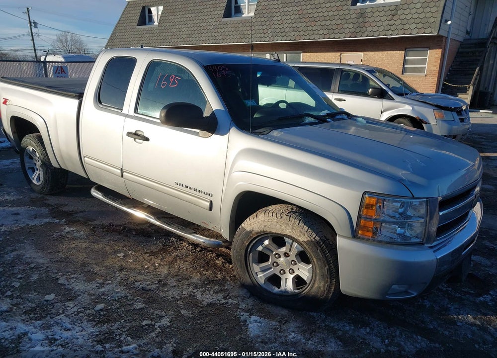 2011 CHEVROLET SILVERADO 1500 LT VIN: 1GCRKSE3XBZ249288